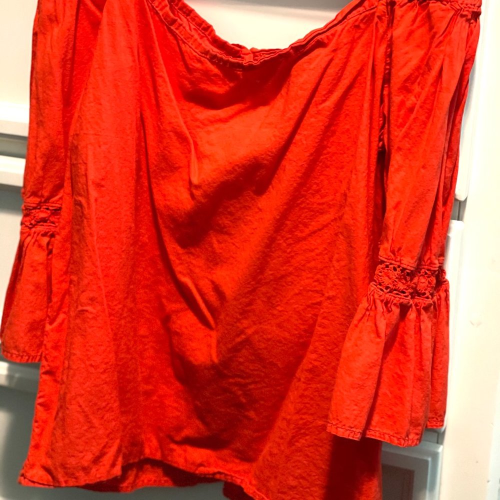 Red Top - Picture 3 of 4